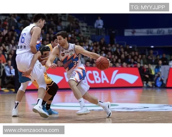 独家解析上海篮球队战术风格与对手的全面对比分析 独家解析上海篮球队战术风格与对手的全面对比分析